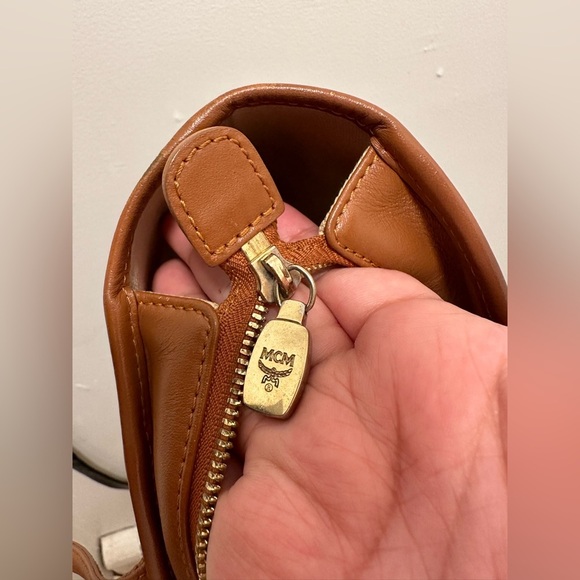 MCM Médium size Tote - Picture 9 of 10